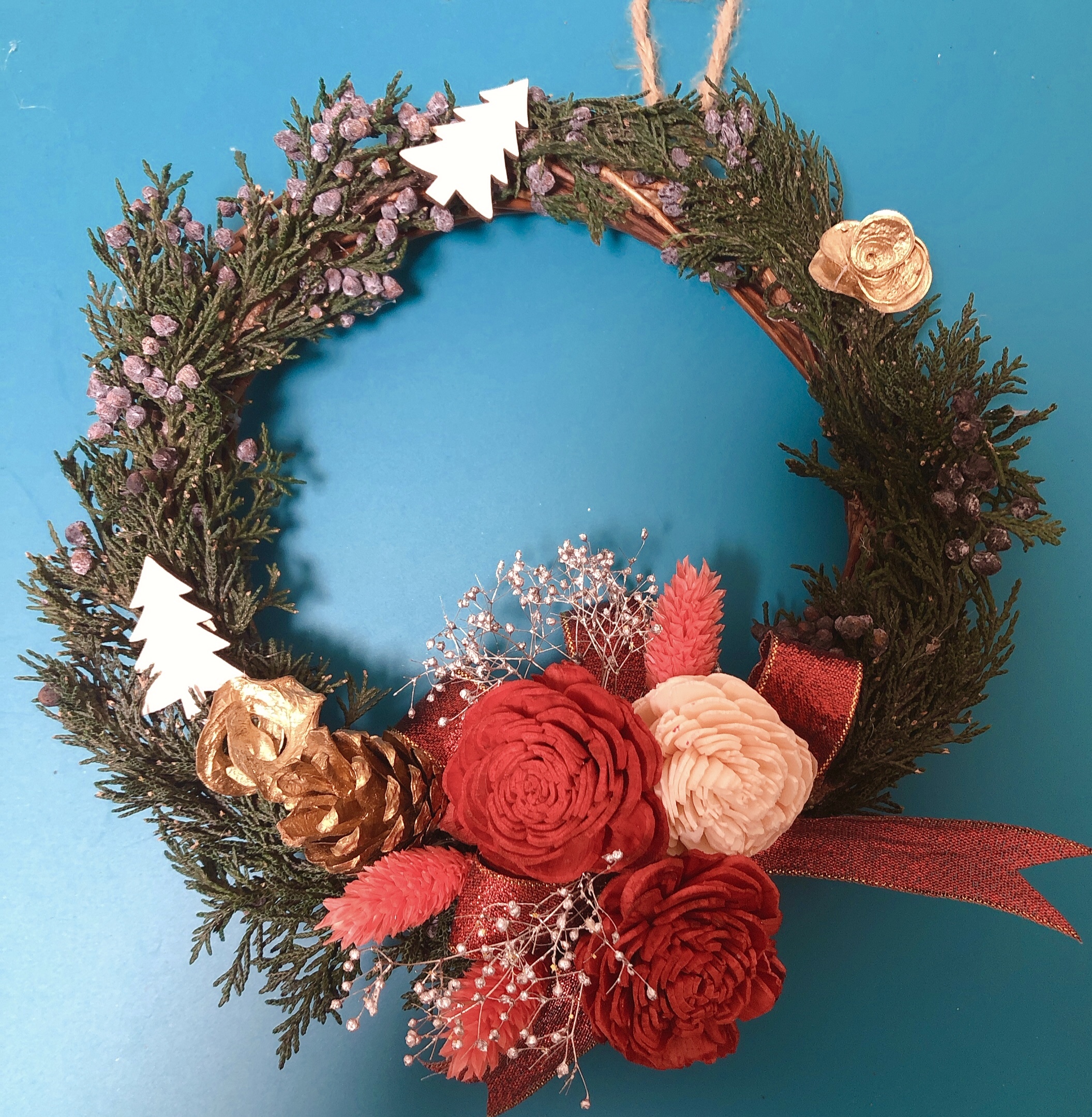 クリスマスリースをプリザーブドフラワーで作る
