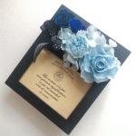 プリザーブドフラワーでフォトスタンドをプレゼント   　