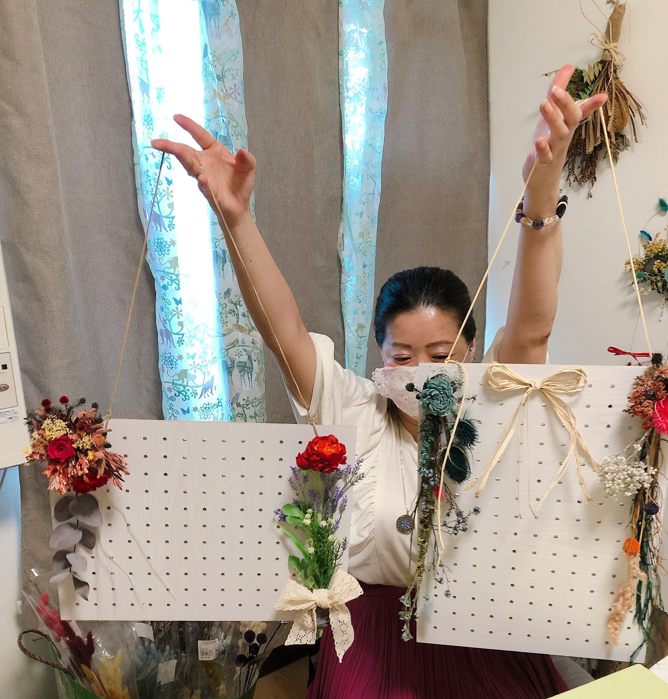 ボードにフラワーアレンジメント・・・レッスン