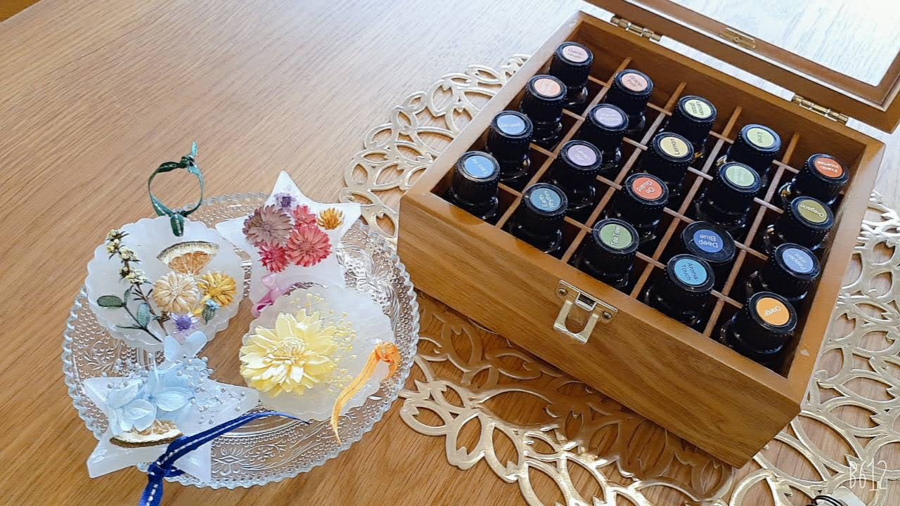 アロマオイルとフラワーアレンジメント